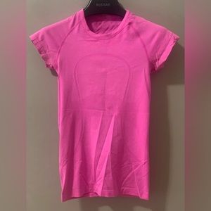 Lululemon Swifty short sleeve top - Pink Size 4